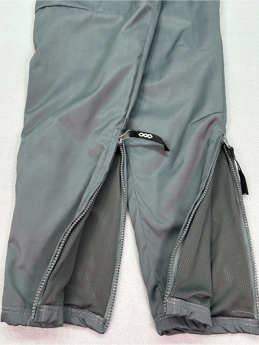 Yubikwate Men's Green Gray Lightweight Joggers with Patch Detail Size Medium - Picture 9 of 14